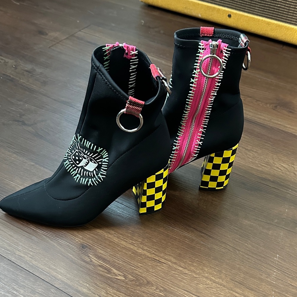 Current Mood Black and Pink Ankle Boots - Picture 2 of 2